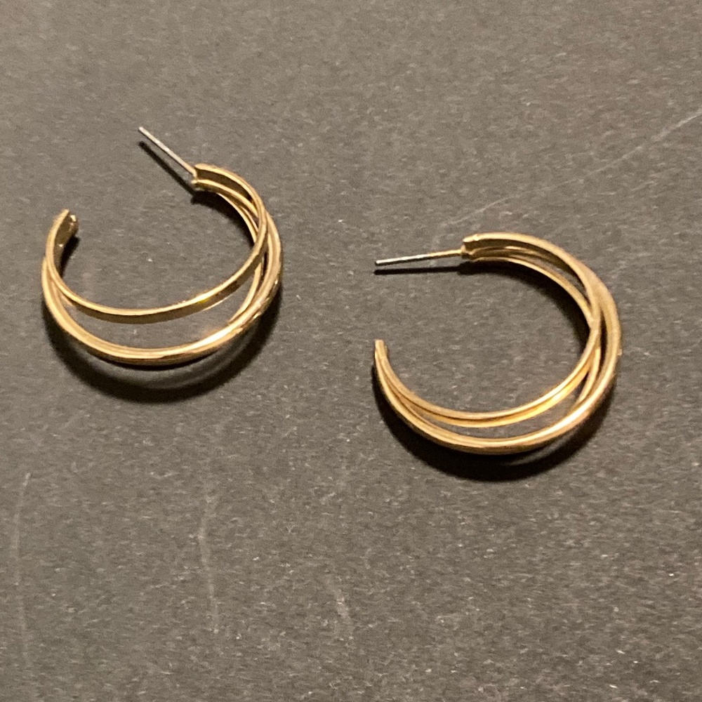 Women’s Gold Hoop Earrings